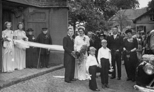 F26 Hendrik Bogchelman en Cato Albers  Kerk Lindese end 17-08-1948